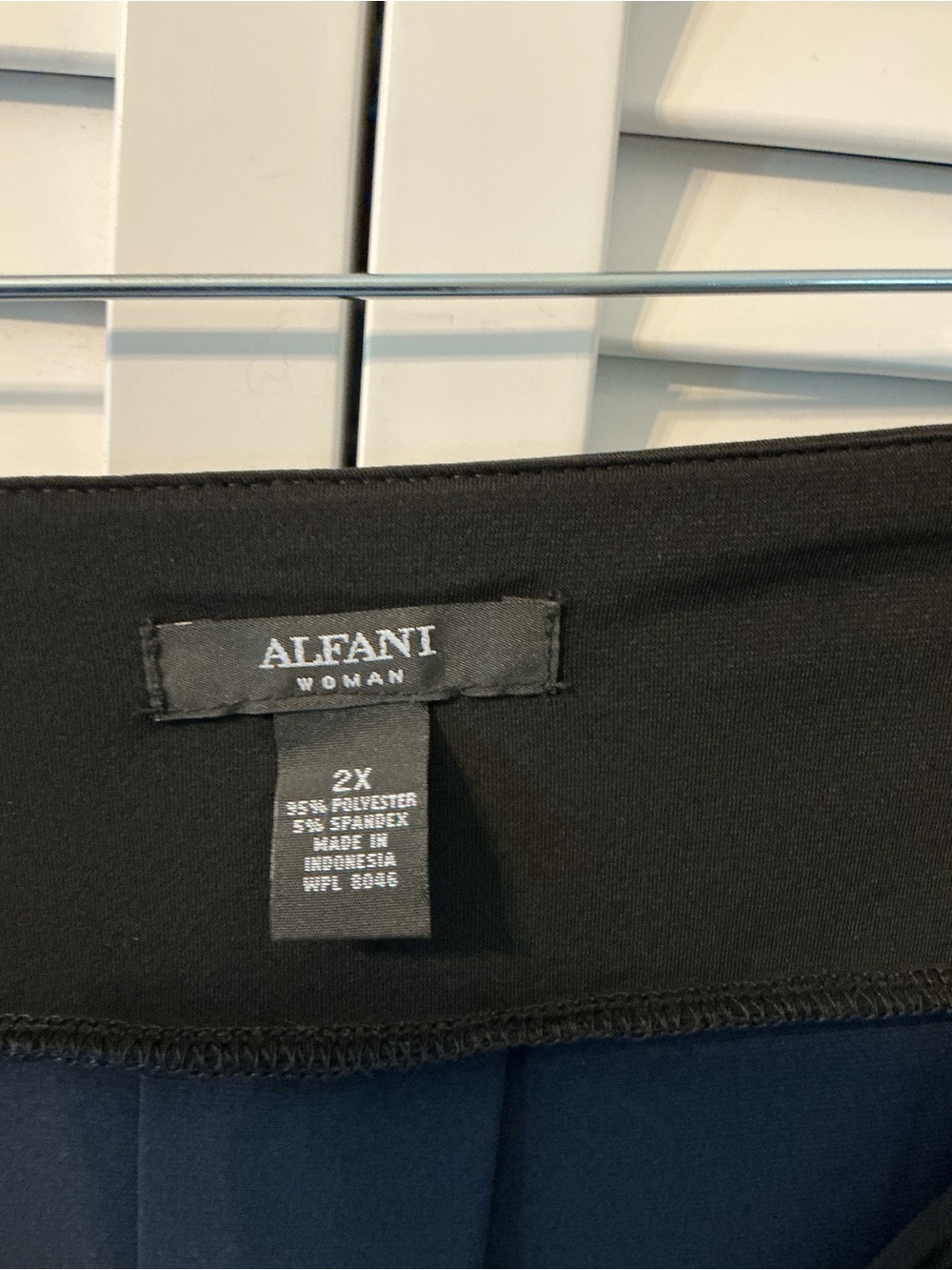 Alfani Navy and Black Circle Skirt - Picture 3 of 3
